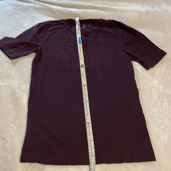 31 Burgundy button neck Tshirt - Picture 6 of 8